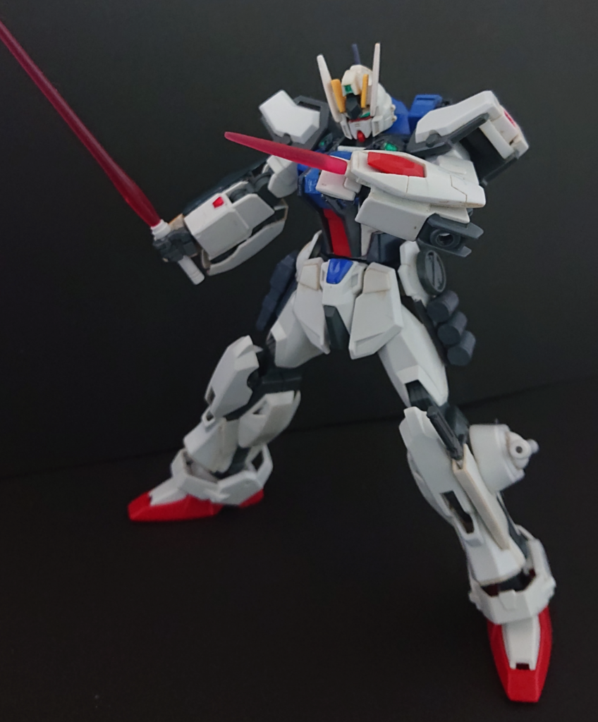 ビームサーベル 両脚部に2本、右腕部に1本装備されている近接格闘武装。 腕部ビームサーベル 通常より短縮化しているビームサーベル。咄嗟の近接格闘戦に対応できるように取り回しが良くさせている