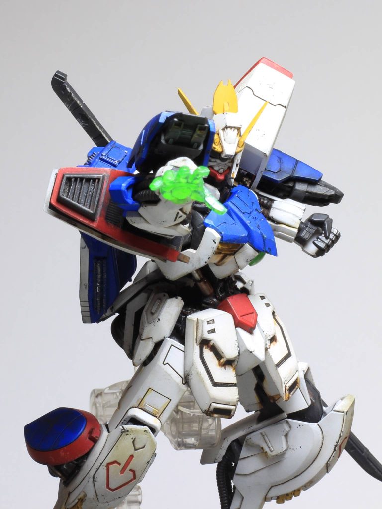 【武装その2】シャイニングガンダムを素材にするという事で、シャイニングフィンガーは絶対外せないですよね。手は光りますがビーム兵器じゃないですし、鉄血の世界でもまぁ…仕様OKかなぁーと。