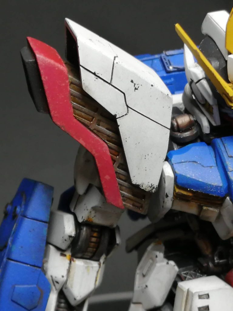 この作品はRGゴッドガンダム発売記念という事で、Youtubeチャンネル「函館プラドック」の動画用として制作しました。自身はGガンダムをリアルタイムで見ていた世代なので、シャイニングガンダムはとても思い入れのある機体であり、こういう形で再び制作する事ができて大変うれしく思っています。ウェザリングに関しては好き・嫌いが分かれるところだと思いますので、好きな人に刺さってもらえればうれしい限りです。最後まで見ていただきありがとうございました。次回作でもよろしくお願いいたします。