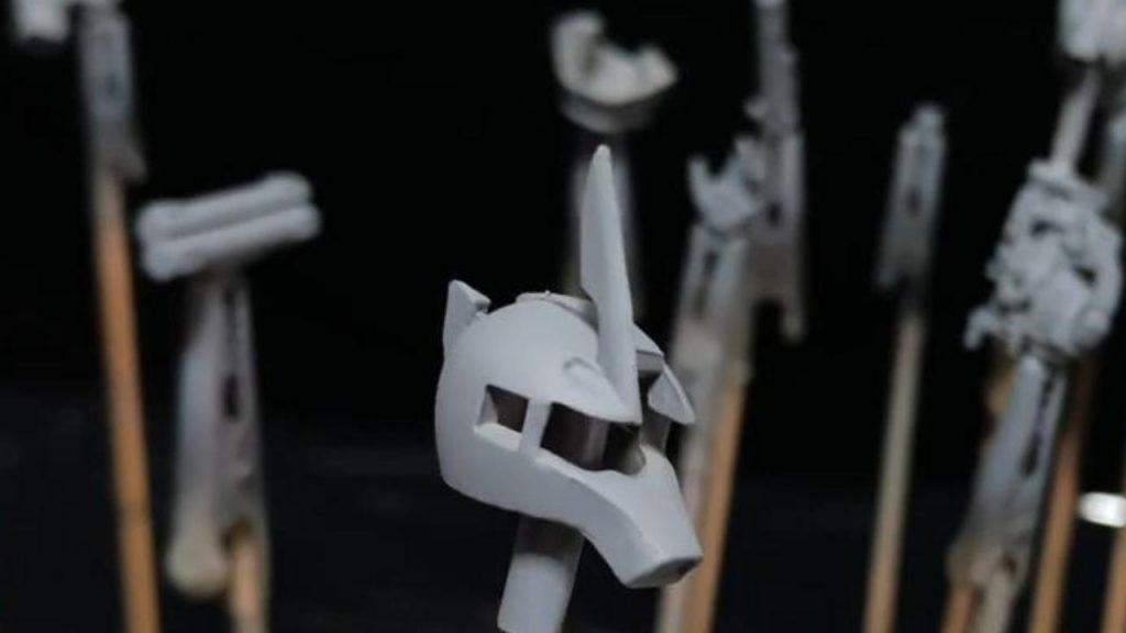 サーフェイサーで、傷の確認を行い、このあとヤスリで表面処理をして塗装です