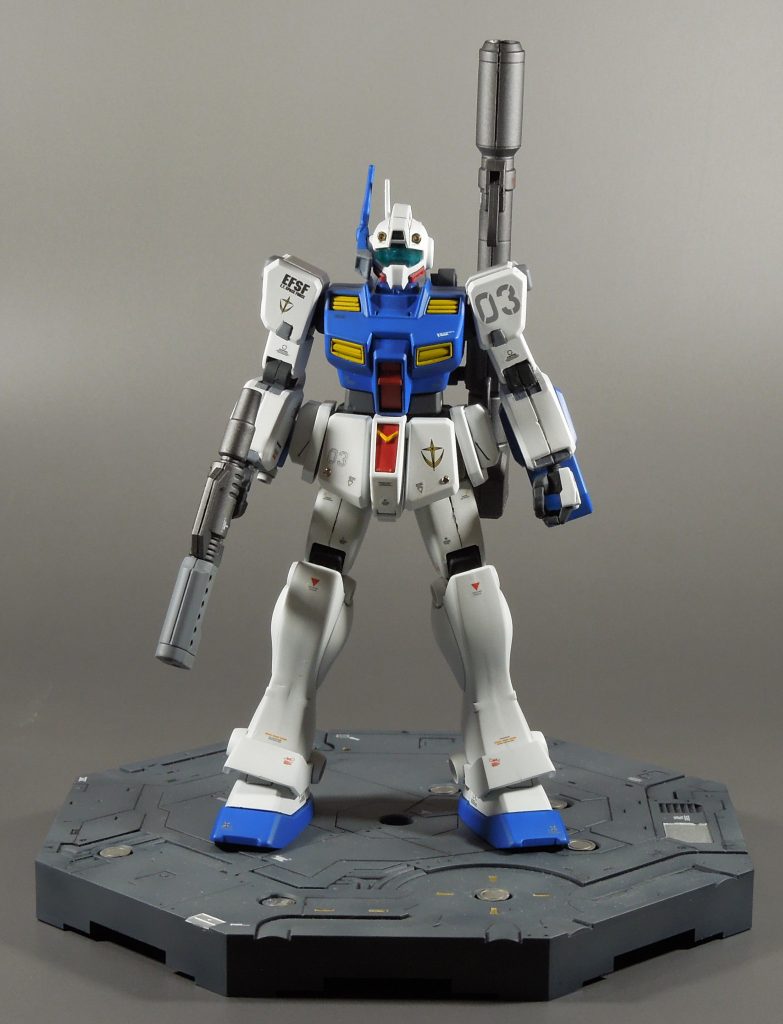 配色はヒロイックなトリコロールカラーにしてみました。あんまりこの白色は使わないので良い機会と思い塗装しました。