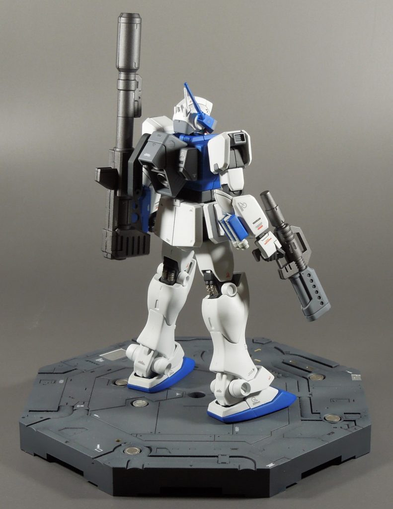 バックパックをスナⅡから拝借。機動性アップ!レッドウォーリアーのバズーカも良い感じに馴染じんだと思います。