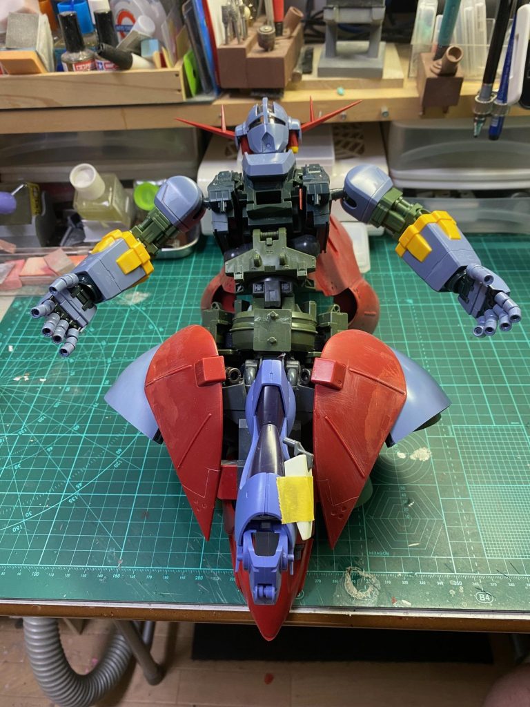 色んな機体のパーツで骨格を作ってあります。