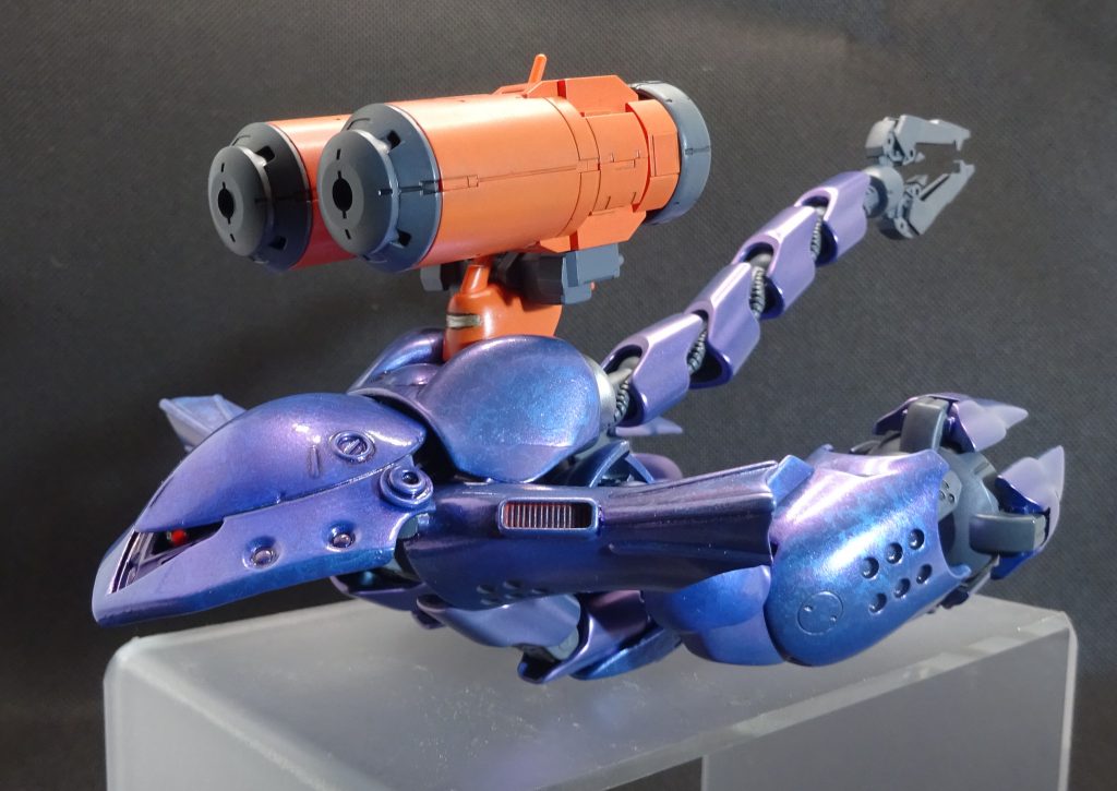 こいつが簡易変形による水中潜行モードです ストーリーでは皆さんの反応が一番良かったのがこれですね 頭部パーツがパカッと割れて各部回転させたり折りたたんでるだけなんですけどね