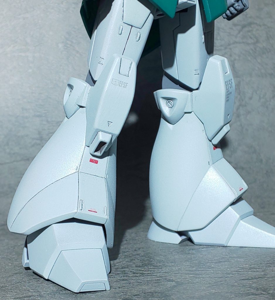 元のガルバルディβの使用機器と同クラスの連邦軍規格の機器が用いられた。