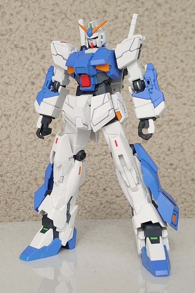 『フューレン』に続いて俺ユニコーン2機目です。ユニコーンモードをベースにそれらしく作ってみました。