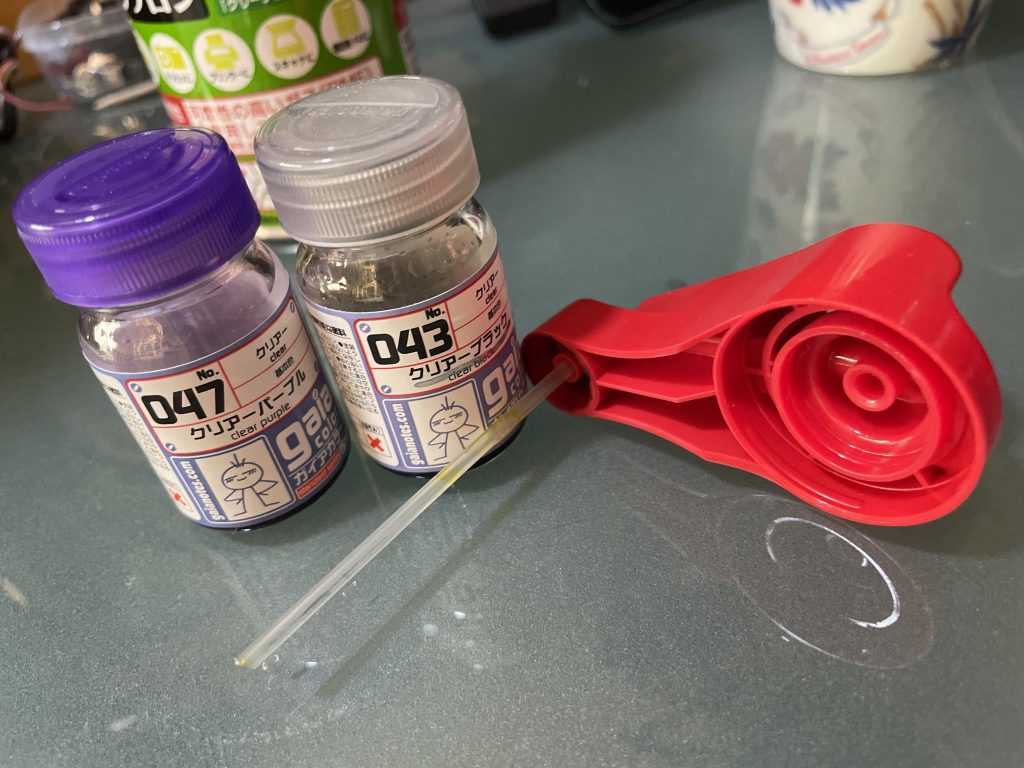 クリアーパープルとブラックは缶スプレーがないので、今回初めてガイアカラーを使用しました。手入れが苦手なのでエアータッチを使ってみましたが缶スプレー感覚で簡単に塗れました！