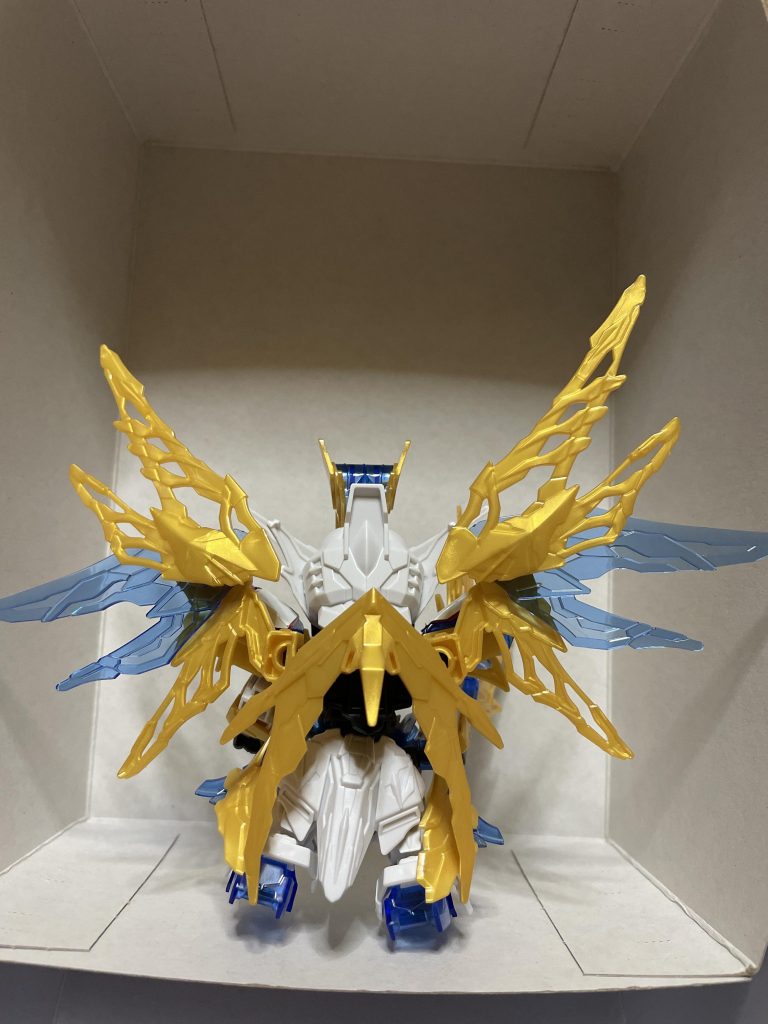 背面もちゃんとカッコいいんですけどね流石アニメ版実質主役機