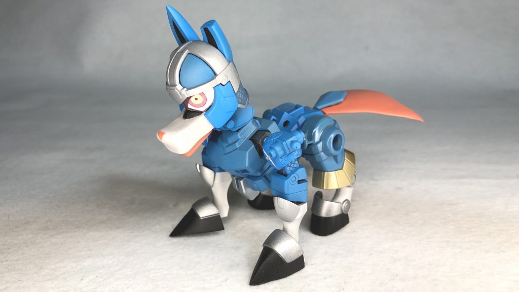 MA軽装ナイトガンダムのケンタウロス足腰をうまく使い四足の形に落とし込みました!