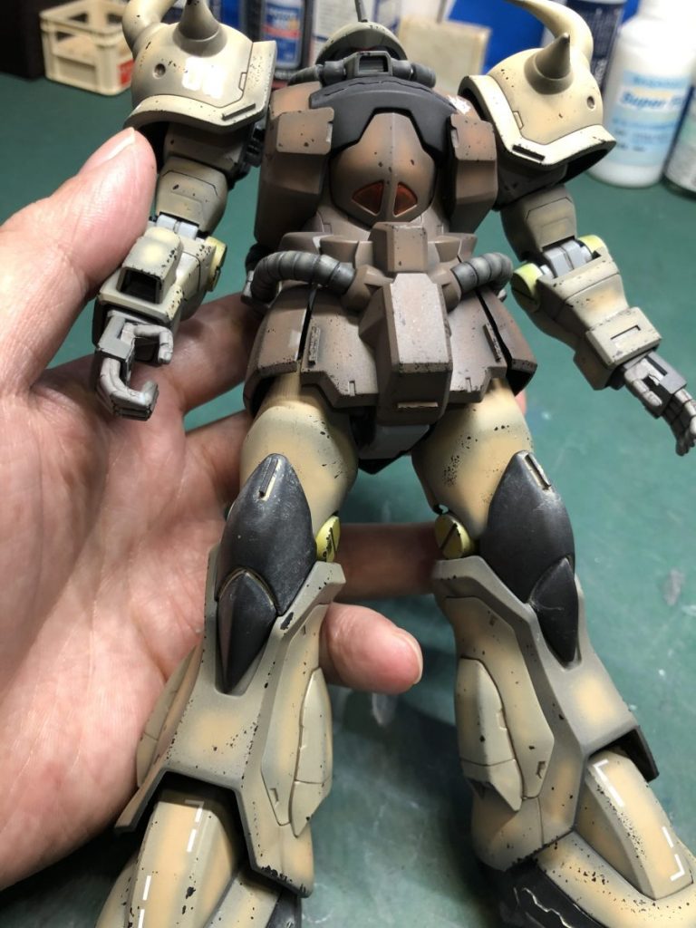 MGグフカスタム　砂漠風カラーで塗装–4枚目/制作者：アヒル