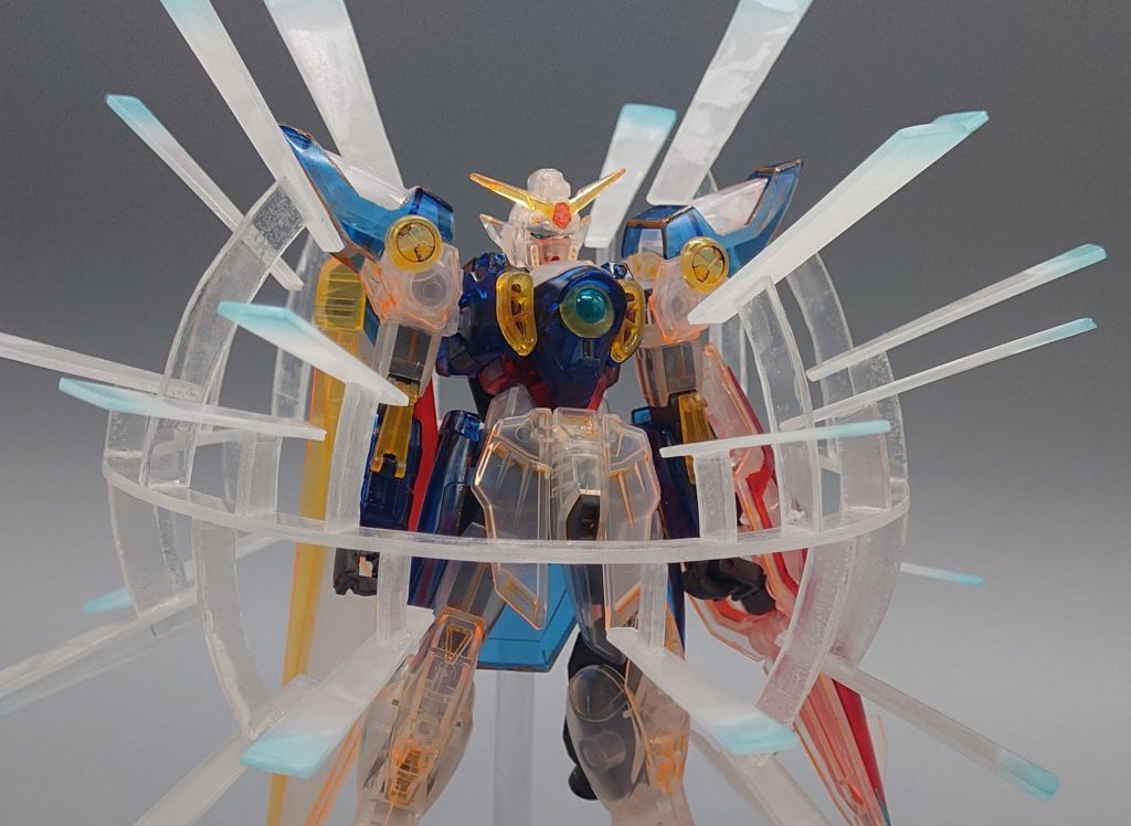 エアブラシ用と同程度に希釈したガイアカラーアクリル蛍光オレンジを筆でバシャバシャ塗った後、綿棒などに付けた溶剤で拭き取っていくと墨入れができます。縁取りは100均のマーカーペンキットのペン先を筆代わりに塗り塗り。はみ出した部分は溶剤で拭き取る