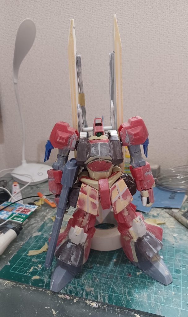 本体は基本幅詰めと幅増しでプロポーションを令和の時代に合わそうとしてます。