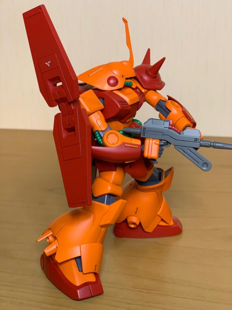 ちなみにティターンズのMSって初めて作ったんですよ！だからシールドにティターンズのデカールを貼れたのは嬉しかったですね^^ちなみにマラサイの濃い赤って成形色の影響であずき色とか臙脂っぽい印象ですが劇中では割とオレンジ寄りなんですよね。その辺りとパイプのグリーンの調色が楽しかったです！最後までご覧いただきありがとうございました。