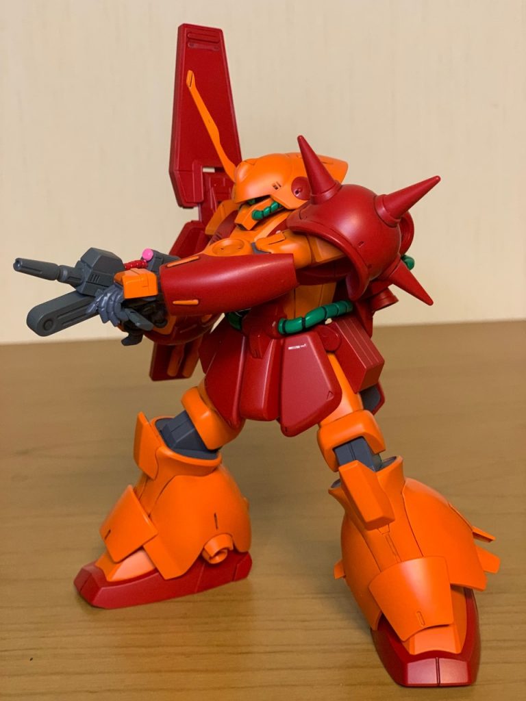 10月29日、30日に大阪の南港ATCで開催される「モデラーズ・フェスティバル」に参加するのですが、その際サークルの仲間とZガンダムのジャブロー辺りで登場したMSを数体並べようということになり急いで作成したので今回はあまり手を加えていません。