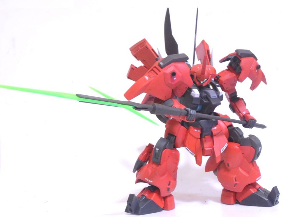 うーん。かっこいい。今回一番悩んだのは色でして、悩んだ挙句、普段自分では使わないようなジョニライ的な赤黒コントラストを効かせたものにしました。この機体はなんでも似合うと思います。