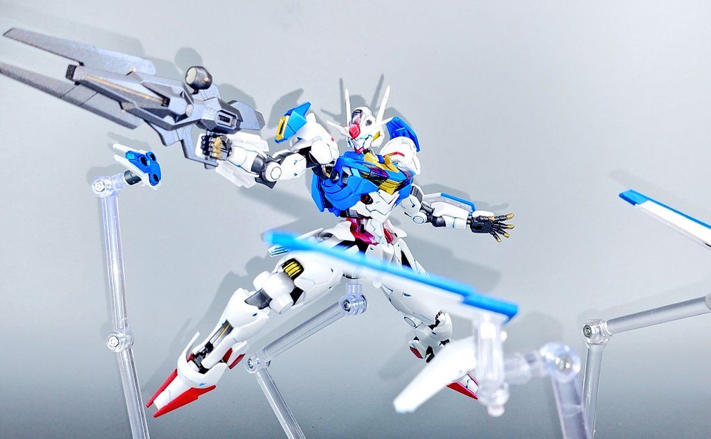 ガンビットを飛ばしてビュンビュンさせたかったのですが、あまりにスタンドが足りない……水星の魔女用スタンドが待ち遠しいですね