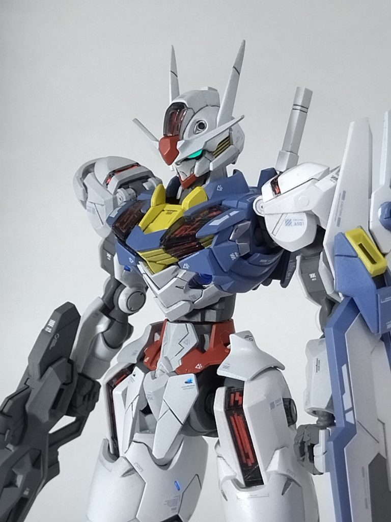 ブルーのデカールを使い、機体色のブルーを同じ色に調色しました。全体的に、ギラつかず落ち着いた色調にまとめました。