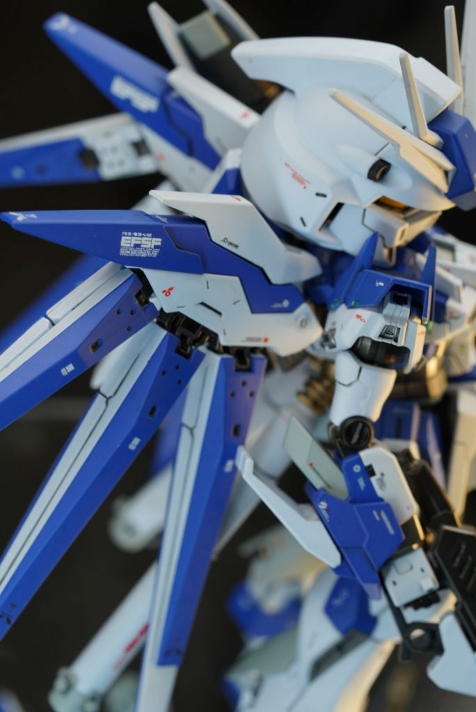 SD X HG Hi-νガンダムヴレイブ–2枚目/制作者：@PhantomCat