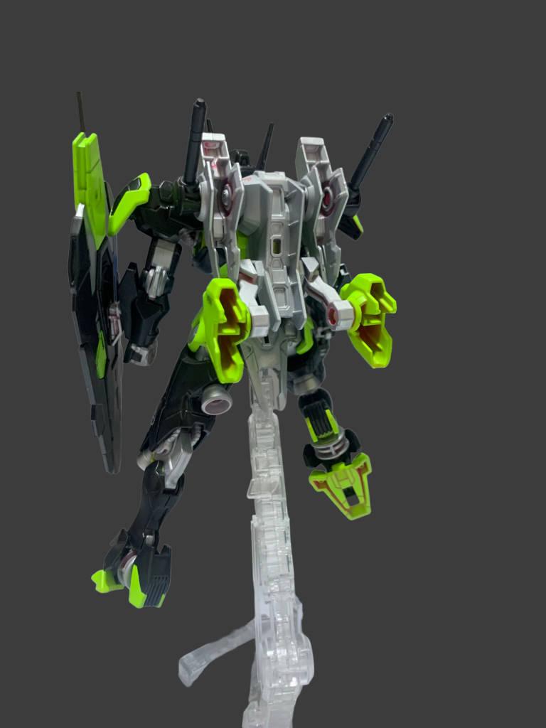 内部がまだ少しピンクが残ってますね。ヤスリせず明るい色を隠蔽するのは中々難儀しました。基本は1500番のグレーサフで。