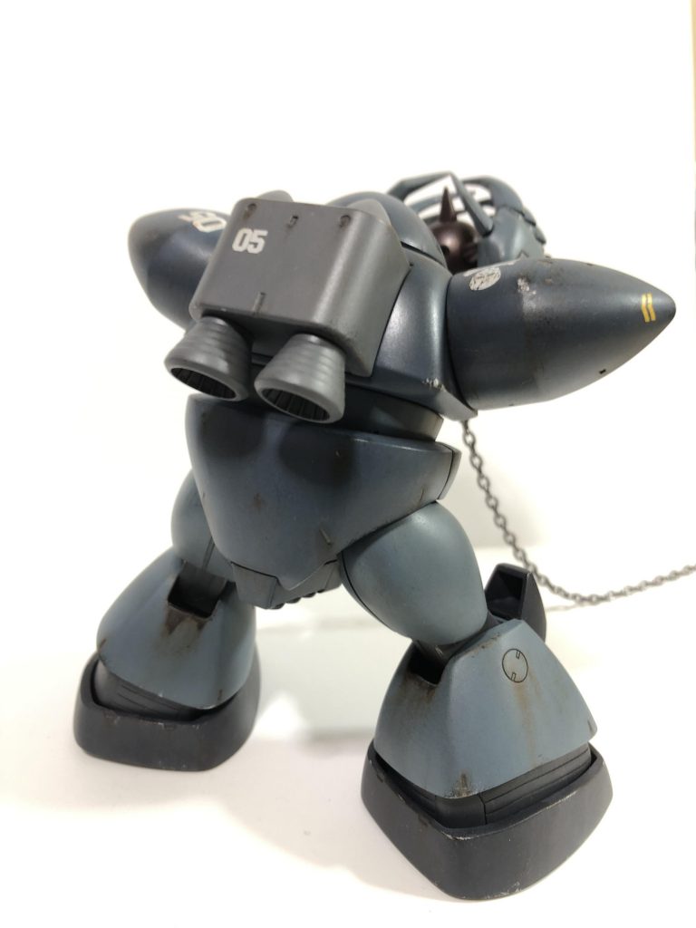 爪は尖らせています。