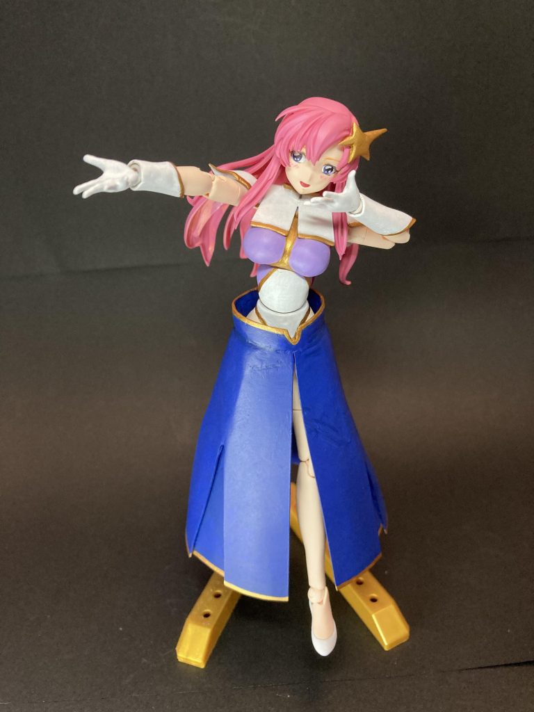 今回、初めて使ったのがシタデルカラーのホワイトスカーというカラー。シタデルは現在白がなくて、コラックスホワイトという若干グレーなものがベース。MS塗るならカッコいいんですけど、キャラモノは厳しい。