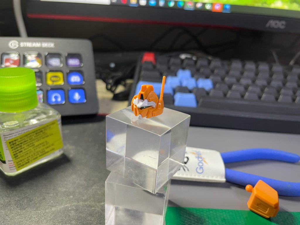 髪の形がとても興奮したので修正。