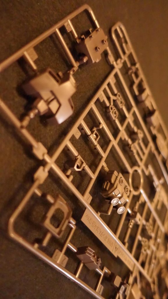 「この体が金属なのか粘土なのか、それすら我々の科学力ではわからないのだ。」