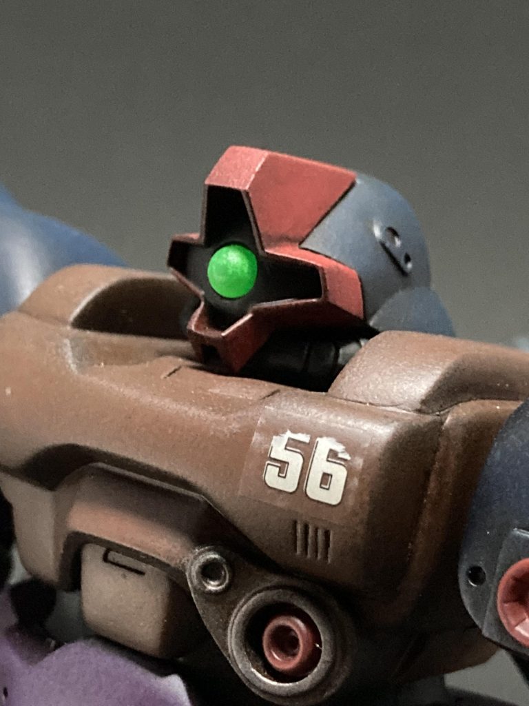 顔アップ、附属のデカールは貼るのが苦手💦