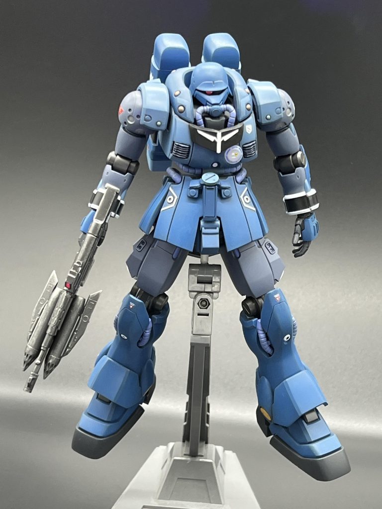 上腕部をパテでボリュームアップしてよりマッシブな印象に。