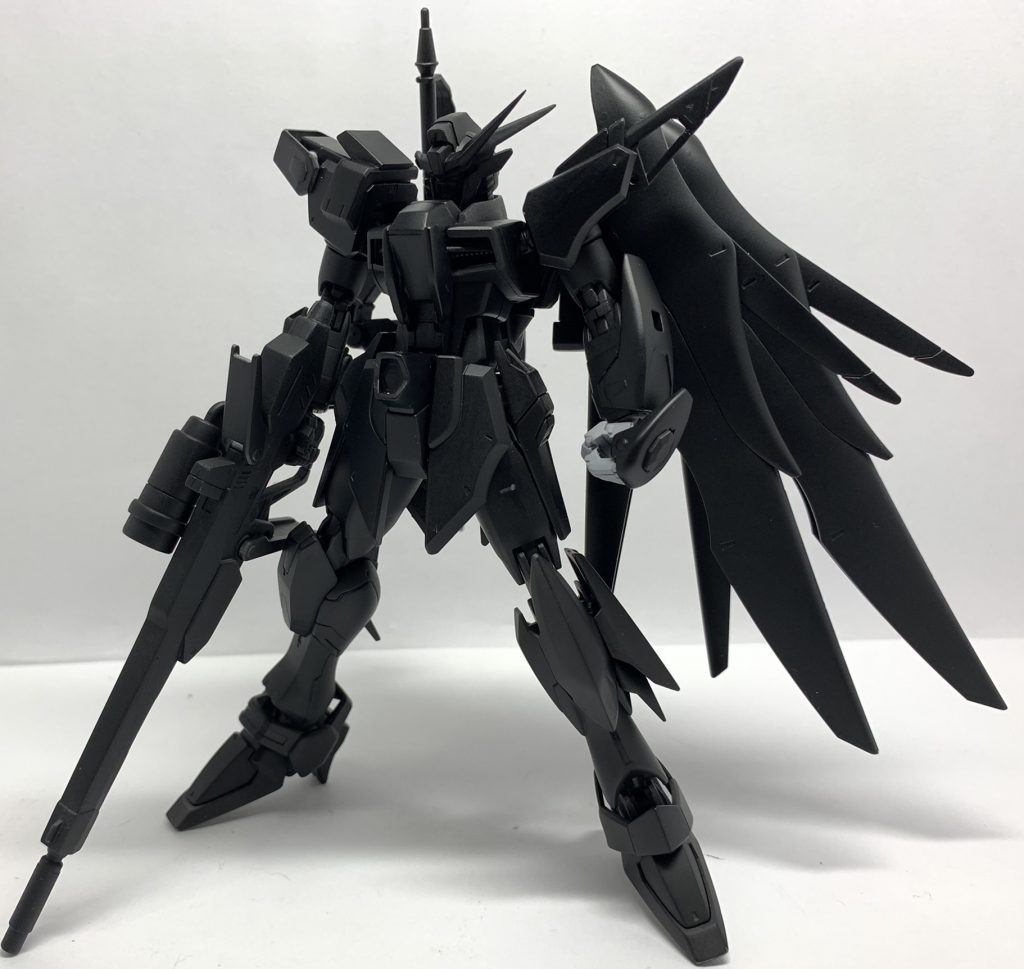 ブラックサーフェイサー。左手はこの時塗り忘れました。