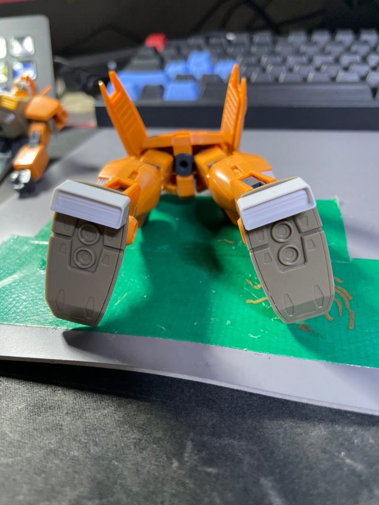 プロポーション変更のために足を延長しようとしました。が…切断よりは靴の高さを高め身長を伸ばす方向に修正