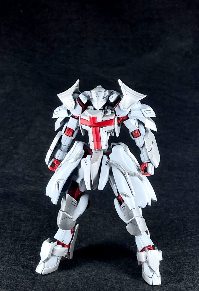 胸の十字が気に入ってます。