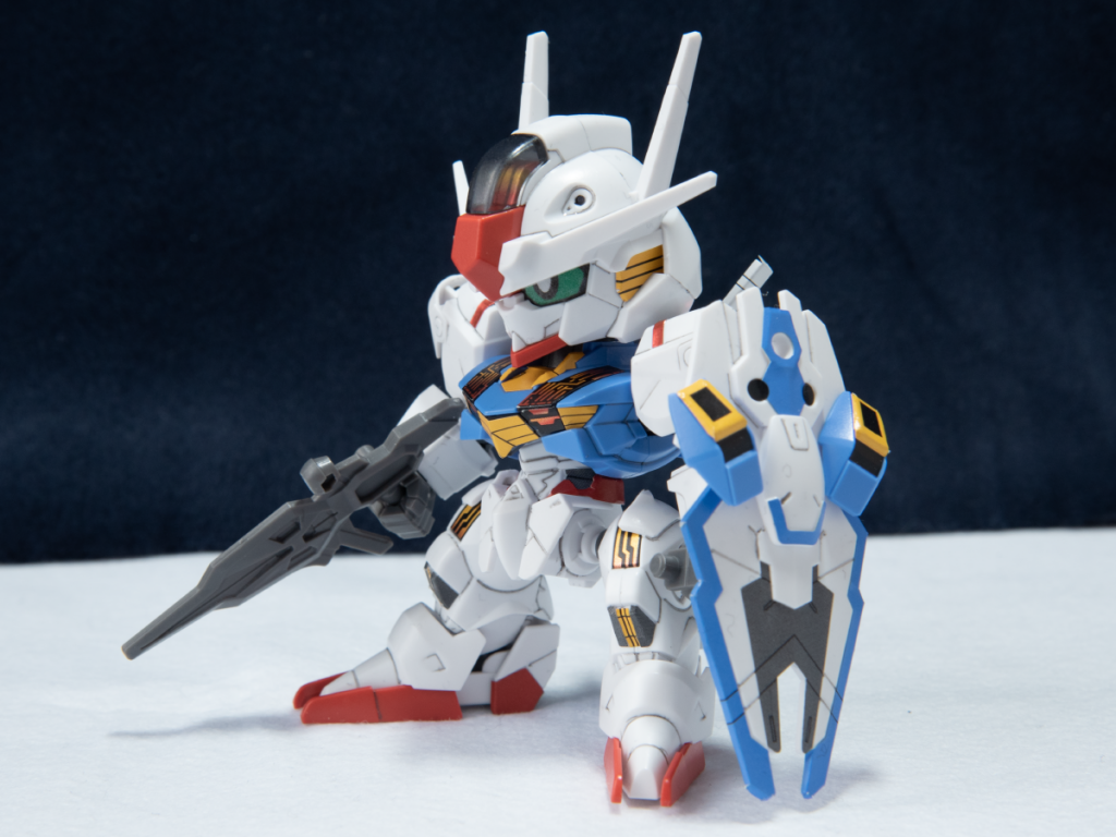 そのままでも十分にカッコいいスタイルだったのですが、個人的にLGBBくらいが好みというのもあり、足を短縮しています。