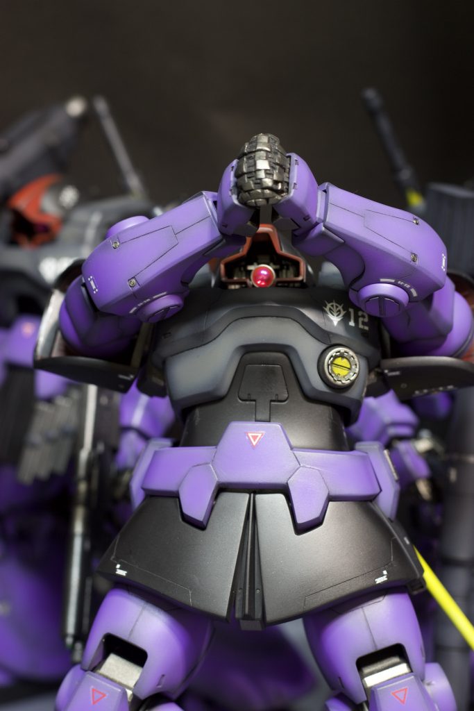 オルテガハンマービルダーズハンドを2つくっ付けてパテで整形しました。