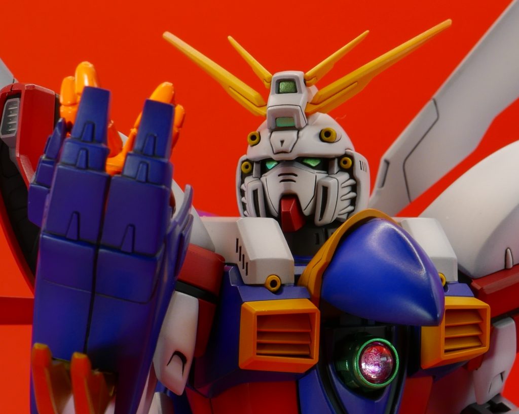 俺のこの手が真っ赤に燃える!! ハンドパーツはガイアノーツの蛍光オレンジで塗装。UVライトで発光させています。