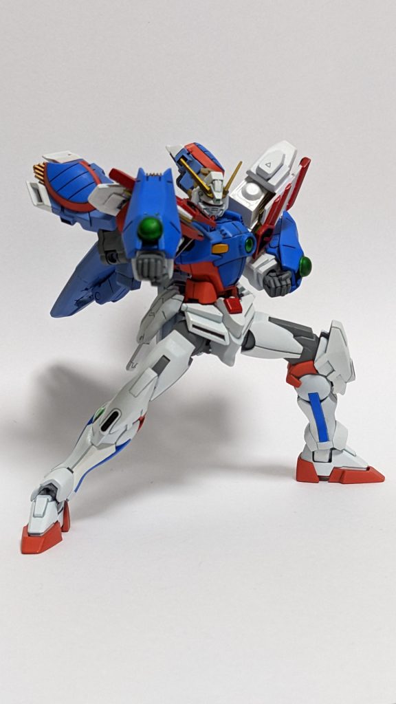 主戦法は原典通りの徒手空拳のイメージです。手甲に付いた宝珠からは、突きに連動して爆熱頑駄無の閃光掌が発射される設定です。手甲はAGE3ノーマルの脛が素材です。