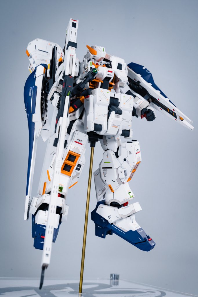 TR-1 OWSLA–2枚目/制作者：marcustudio