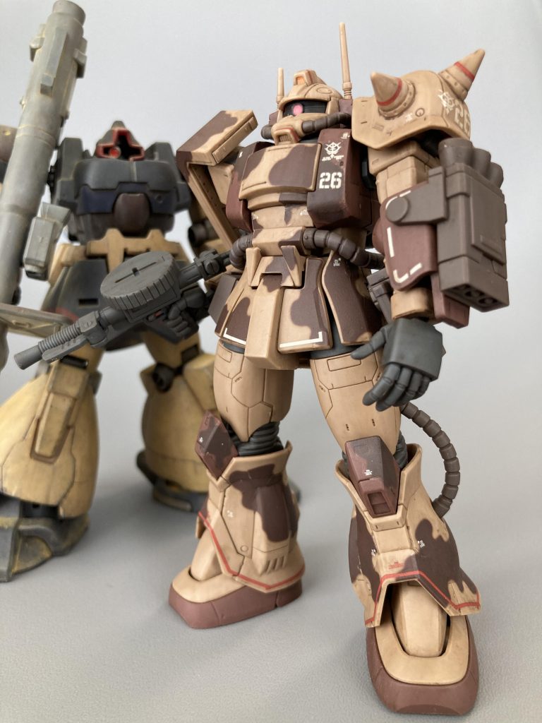 以前製作したデザート仕様のドムトローペンとツーショット。ドムは砂漠ウェザリングしてるので粉っぽいですが、ザクはウォッシングにとどめてます。デカールもあるなしで雰囲気が違いますね!どちらもカッコイイです‼️最後までご覧頂きありがとうございました😊