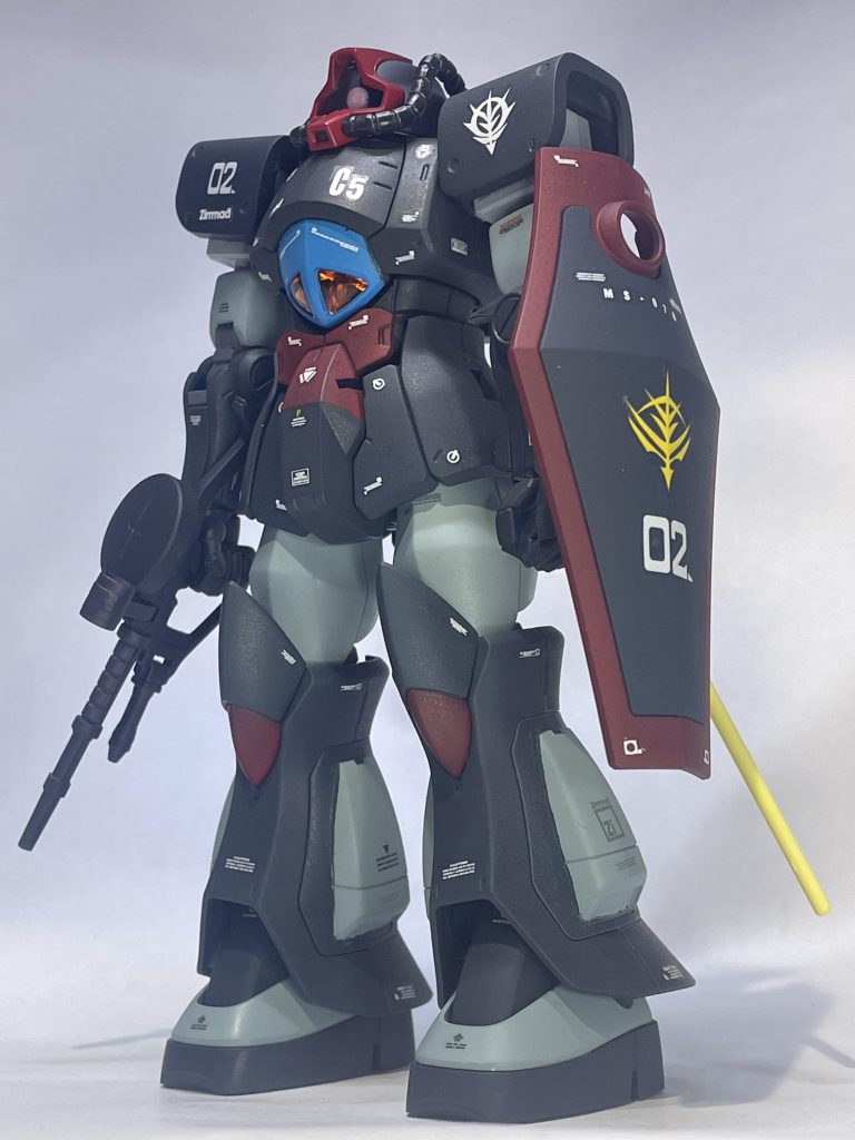 HG グフ試作実験機。revive版グフにドム試作実験機のパーツを混ぜて全塗装しました。武装はHGザクから拝借しました。