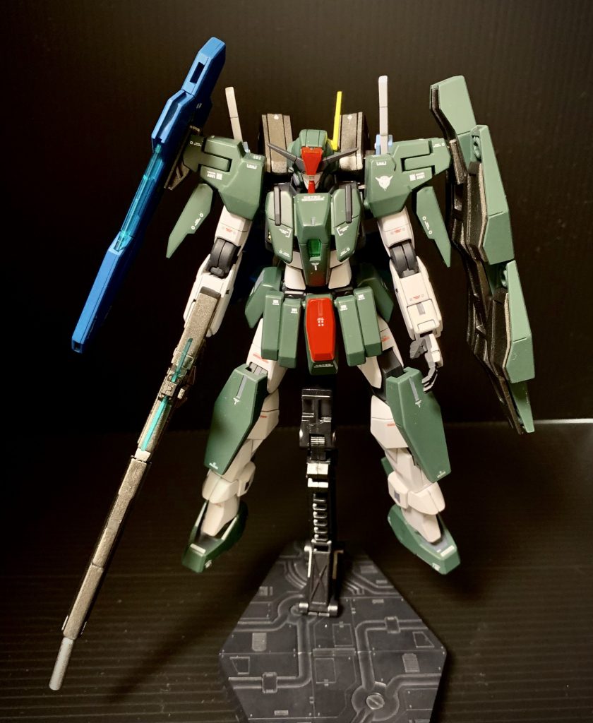 正面から。クリアパーツ類はシルバー塗装の上からクリアカラーで塗装しています。アンテナはシャープ化。