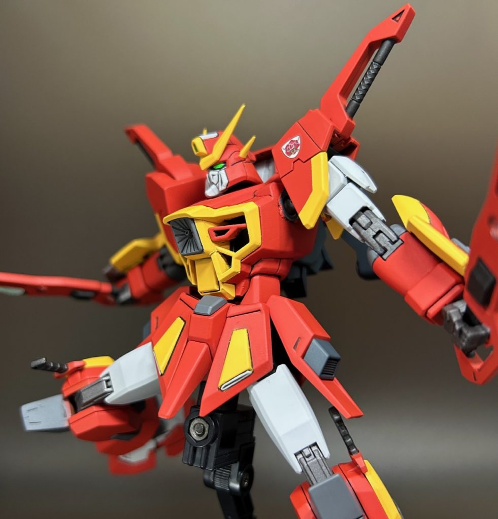 腹の部分にはナイトジャスティスの関節を移植しているので、グリグリ動きます。