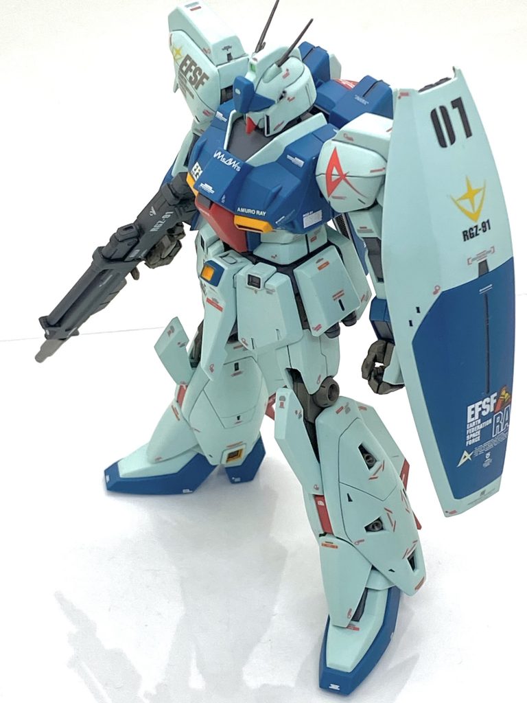 メタリック以外の部分は(クレオス)Mr.カラーGXスーパースムースクリアーを吹き付けております。