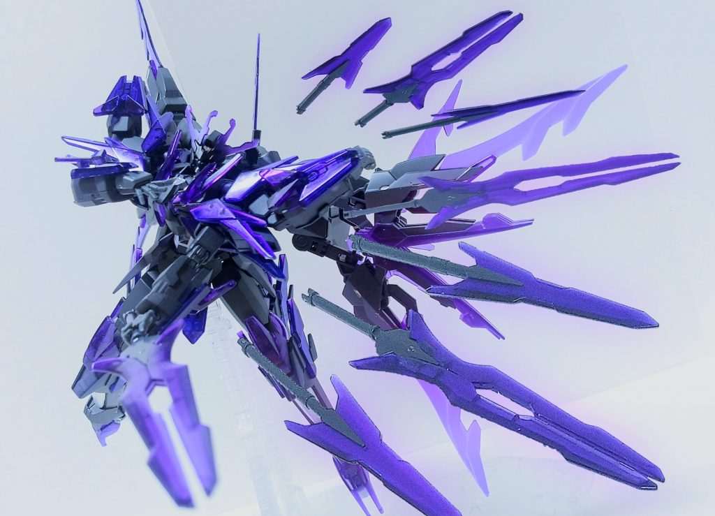 ランスビット分割した状態のGNパルチザンを遠隔操作する事でビットとして機能する。刺突攻撃や射撃によるオールレンジ攻撃が可能。倍増したビットで目標を翻弄する。