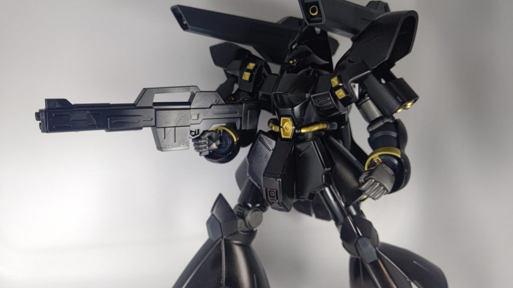 基本的に接近されたときのことは考えず中～遠距離から火力で圧倒する脳筋スタイル