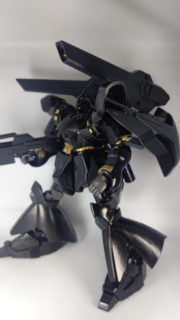 シールドはアームによりある程度だが背面以外も対応可能