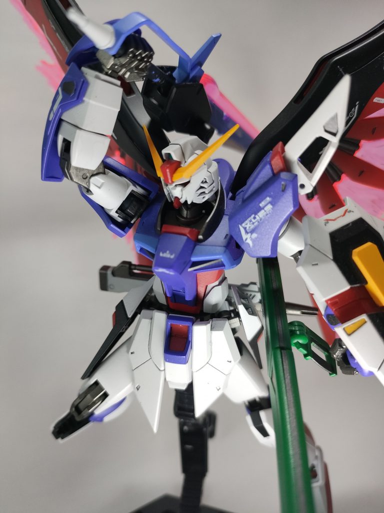 仮面の下の涙を拭え