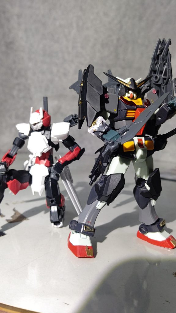 色違いの組み替えで手軽に雰囲気を変えられるが30MMの面白いところで、複数入手したサムライ鎧の余剰分を活かしたかったのもありました。本来ならストレス無くこういう楽しみ方ができるはずなのになぁ……。(通販環境早よ整備されて欲しい)以上、お目汚しでした。m(_ _)m