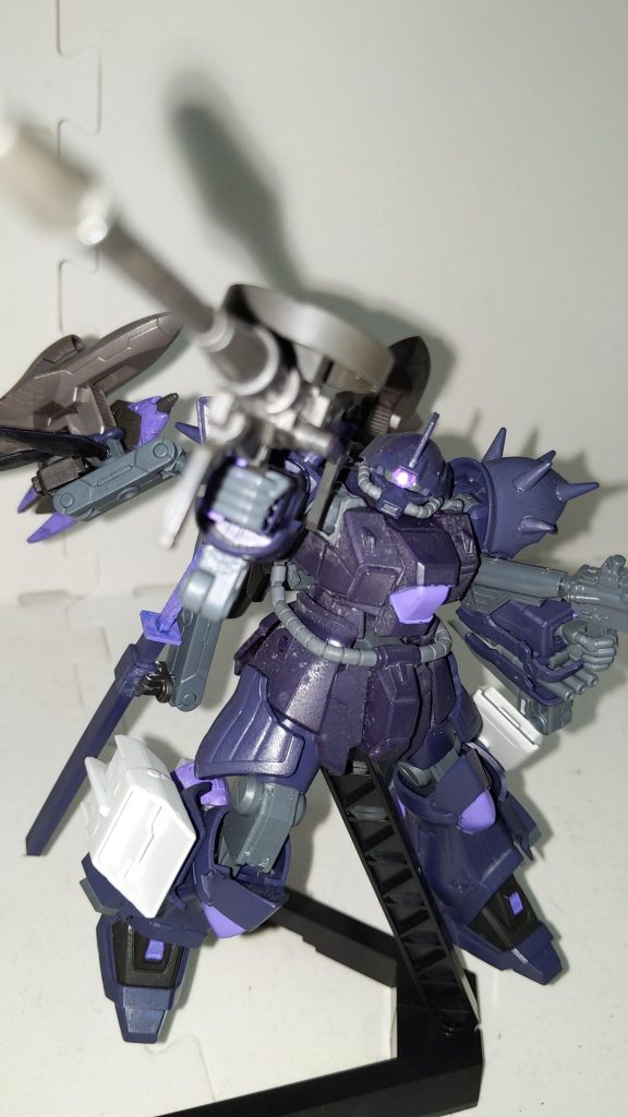 コスモフォーム空間戦闘用ブースター装備。そもそも陸戦型のガンプラでもビルド次第で普通に飛べたりするGBNでわざわざ空間戦闘用の装備を作る意味とは?と思わなくもないがこのブースターが最大の効果を発揮するのが重力の影響を受けない宇宙空間なので仕方ない。ちなみに、地上でもホバー移動と併用する事で高い機動力を発揮できるので汎用性が高い。ガンナーフォームと併用可能。