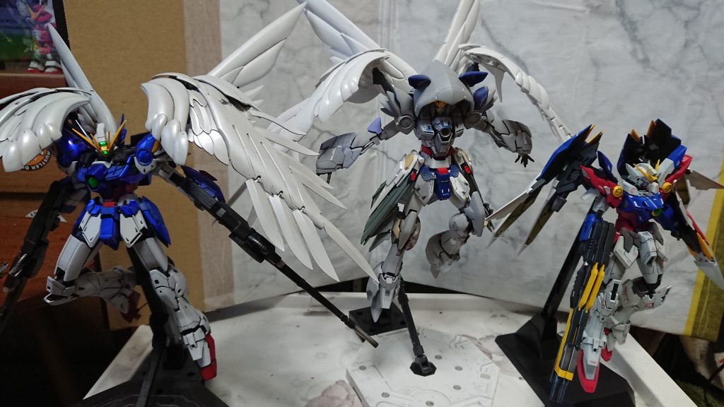 オリジナルはカラーどうしよかなだいぶなやんでますスノーホワイトだと真っ白、、、歴代のトリコロールカラーもかっこいいけど、なかなか決まらない😅他のウイングゼロカスタムの作品拝見を参考に考えています塗料も少し遠出しないと買えないし白ベースでどうしようかな🤔