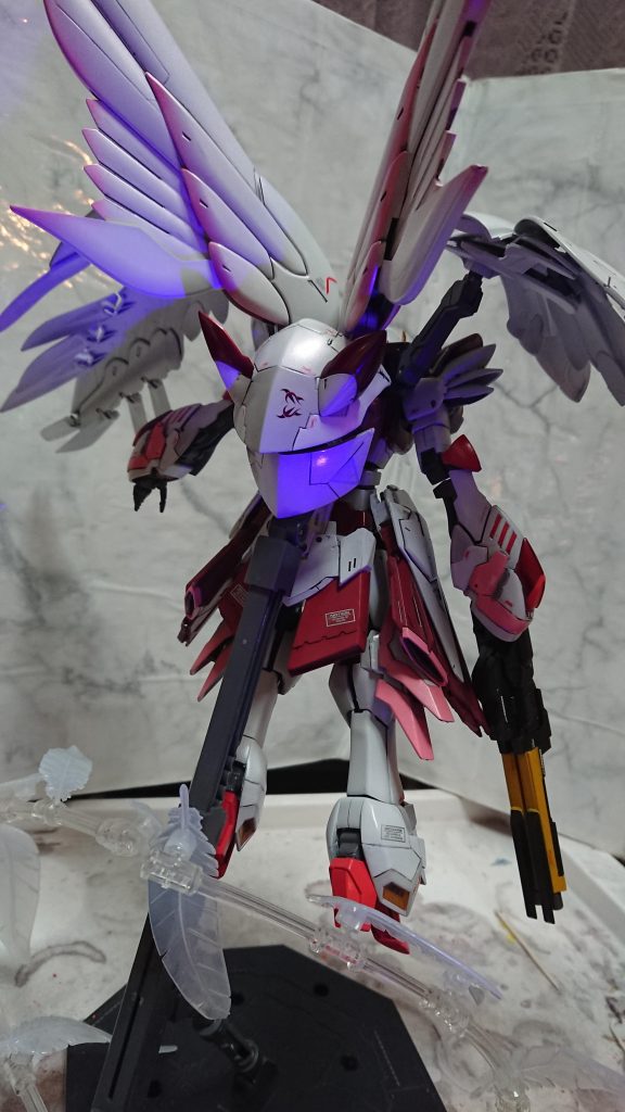 はねを稼働して後ろへ羽でロックできるように改造してあります